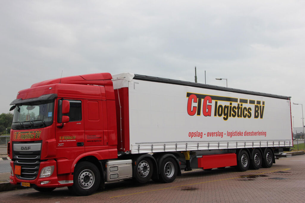 schmitz cargobull levert weer 2 nieuwe trailers aan CTG-logistics BV