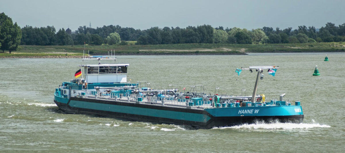 Scheepvaart op de Waal