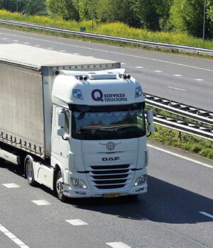 Q SERVICES TRUCKING