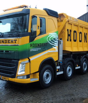 Volvo 10x6 met 40 t haakarm