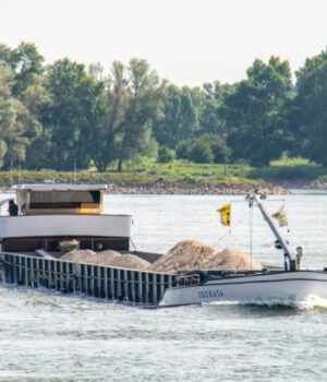 Scheepvaart op de Waal