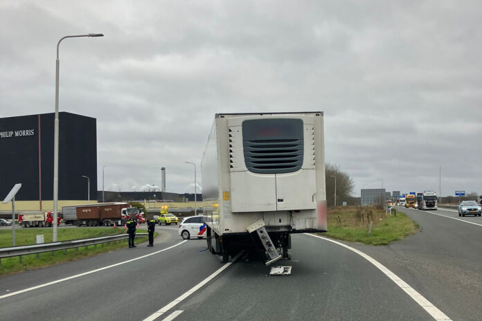 Verloren oplegger op verbindingsweg A4