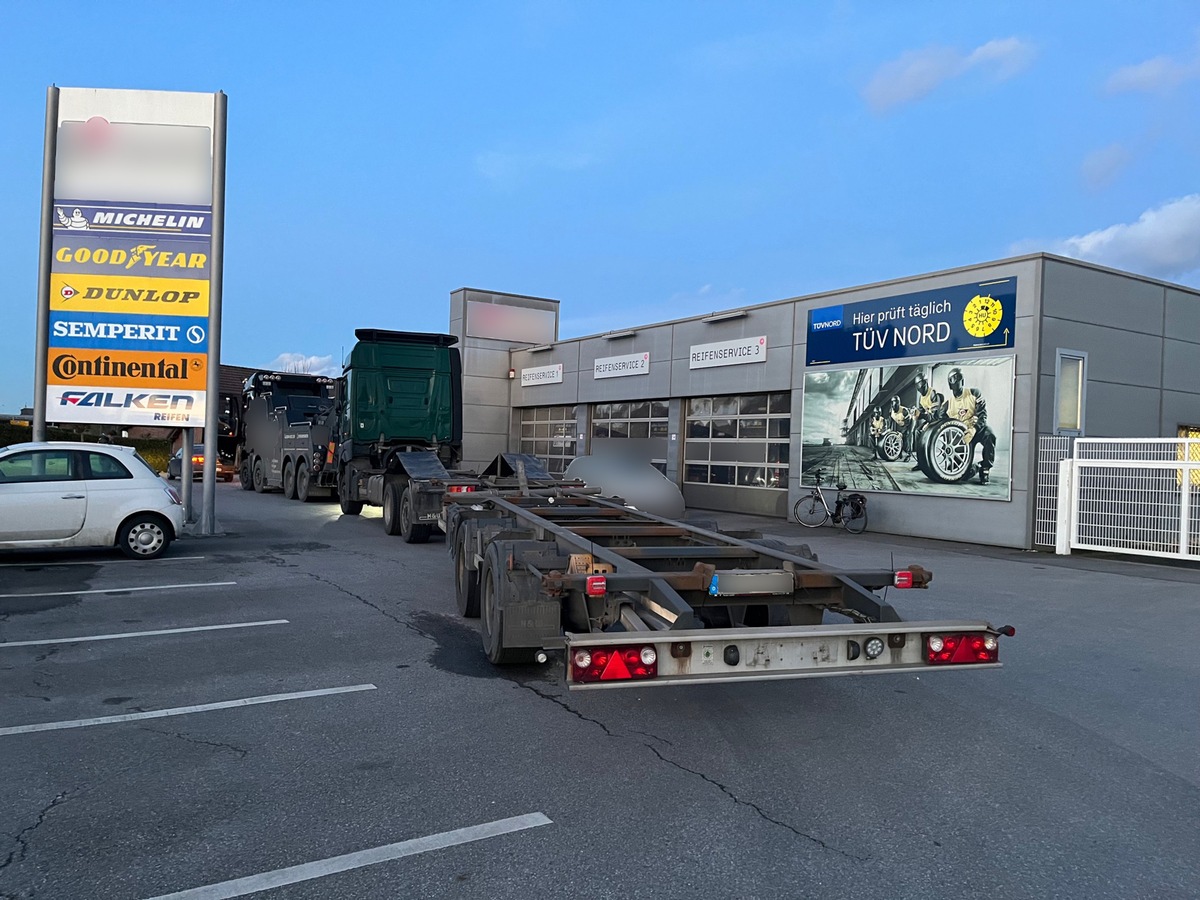 German Police Stop Illegal Oversized Truck Transport